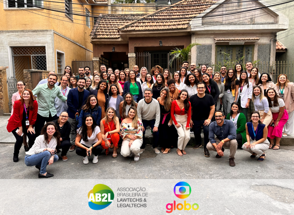 Membros do grupo de Departamentos Jurídicos da AB2L na cidade cenográfica dos Estúdios Globo, no Rio de Janeiro. Crédito: Divulgação